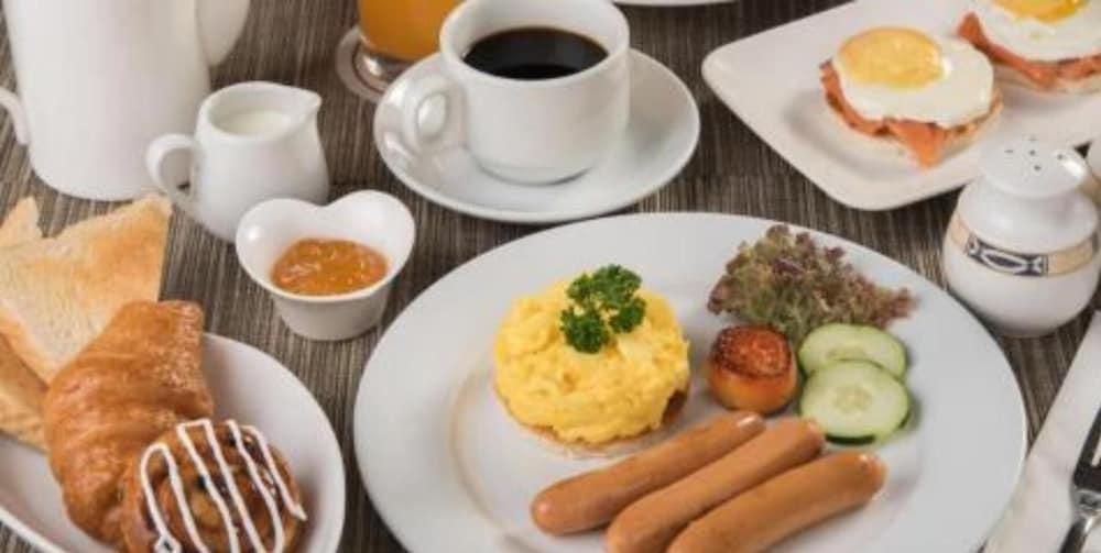 Richmonde Hotel Iloilo Bagian luar foto