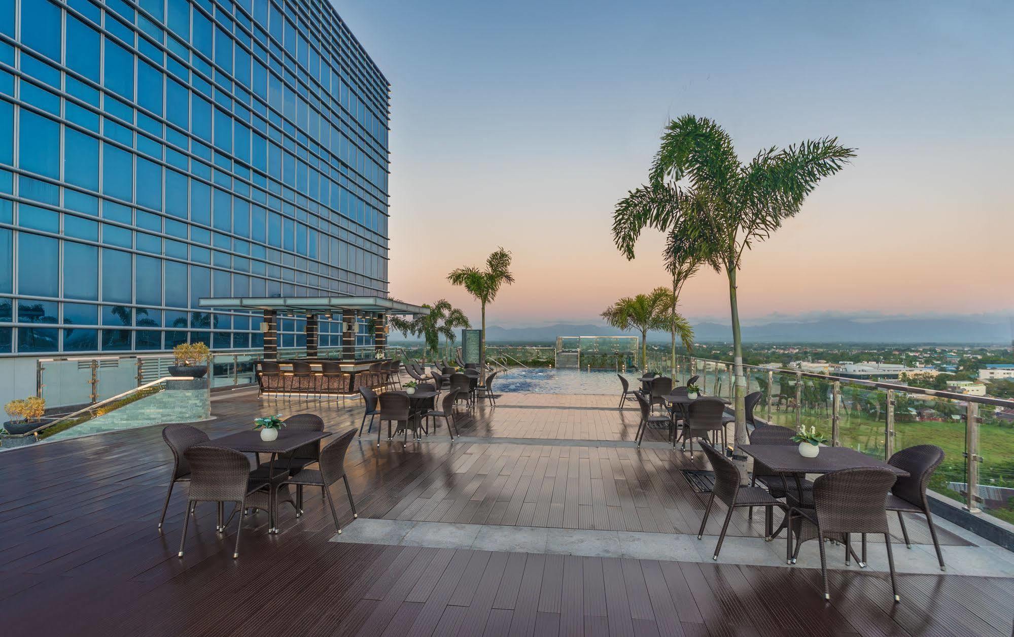 Richmonde Hotel Iloilo Bagian luar foto